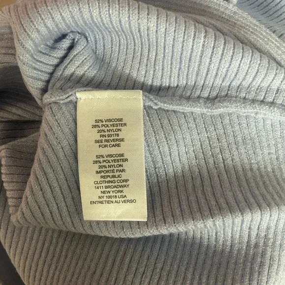 Tahari Soft Gray Ribbed Sweater - Picture 7 of 8